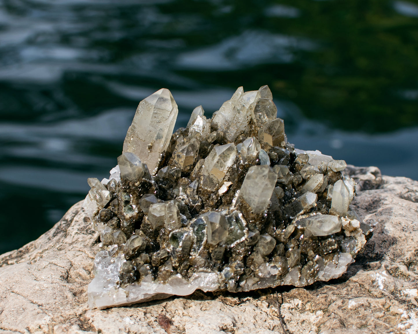 Quartz with Mica & Fluorapatite